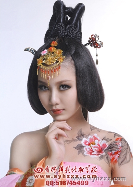学员人体彩绘展示